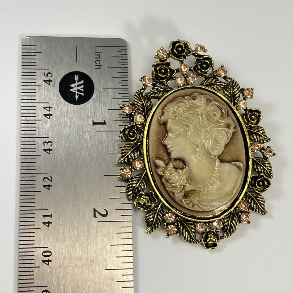 Cameo Brooch Pin Gold Tone Floral Design Vintage Look Champagne Rhinestones